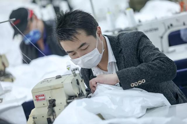 防護服緊缺？這家僅用了5天時間轉產防護服，日產量已達9000件