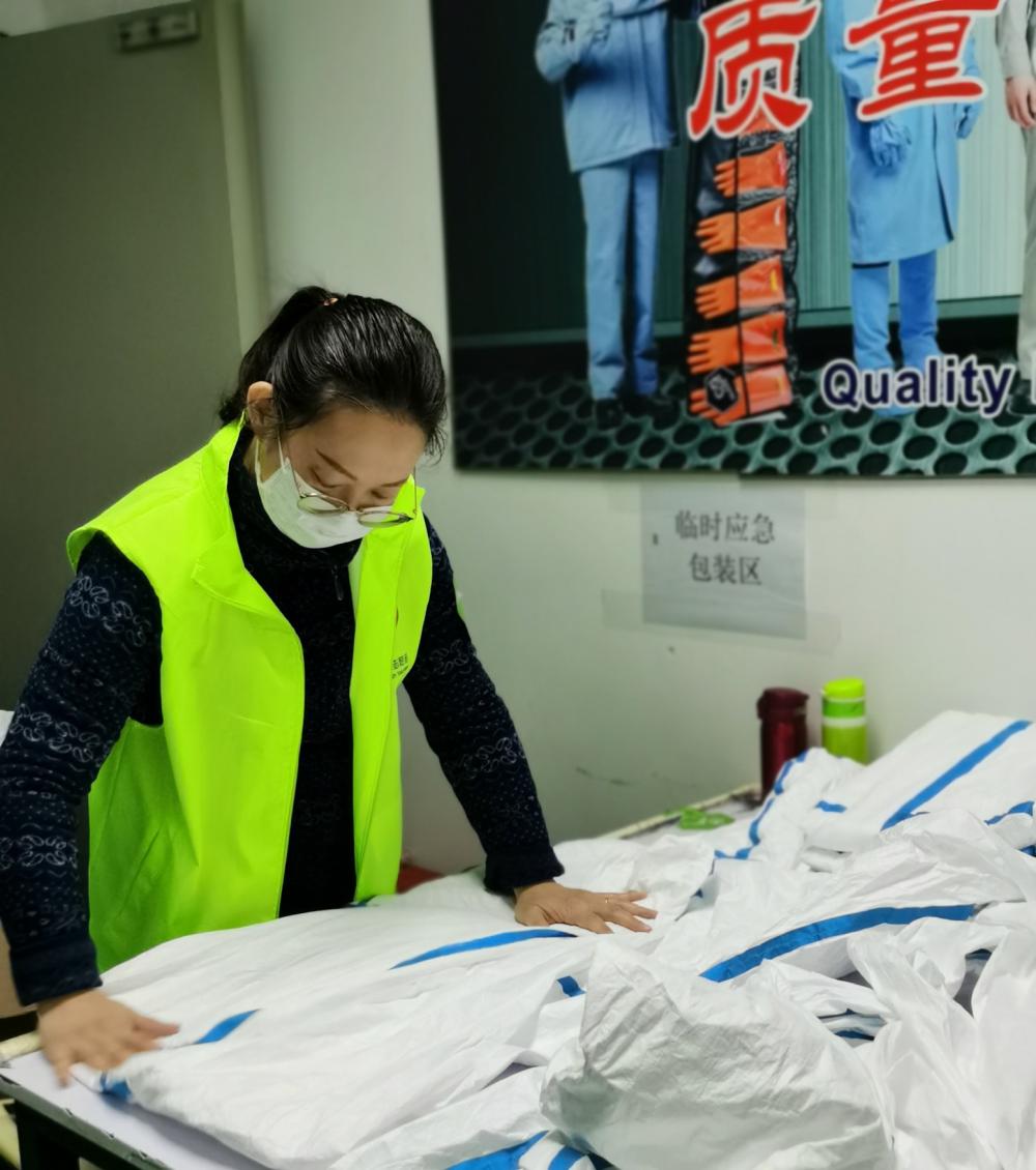 綠馬甲“浦東青年志愿者”，的一次晚班志愿服務